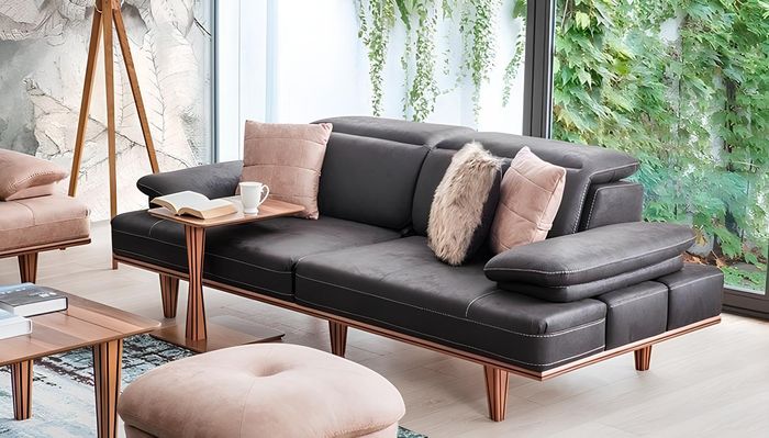 Schwarzer Dreisitzer Holzfüße Poslter Couch Wohnzimmer Sitzer Luxus