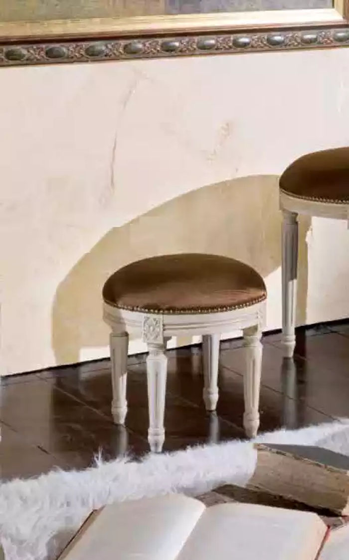 Klassischer Sitzhocker Braun Hocker Sitzmöbel Polsterhocker Designer Möbel