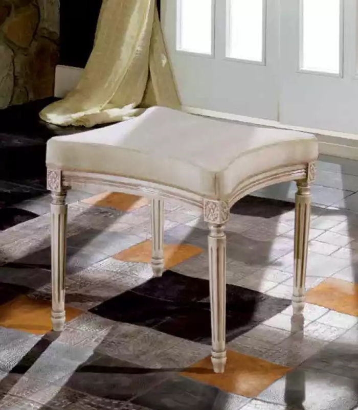 Hocker Polstehrocker Sitzmöbel Klassischer Designer Wohnzimmer Sitzbänke