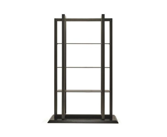 Braunes Holzregal im eleganten Design