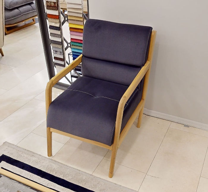 Moderner Blauer Sessel Wohnzimmer Polster Einsitzer Armlehnen Sessel