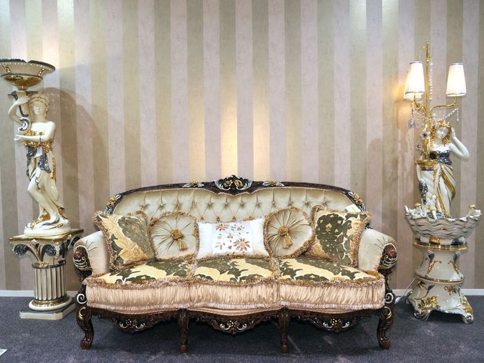 Klassischer Dreisitzer Sofa Couch Polster Möbel Chesterfield 3 Sitz Stoffsofa