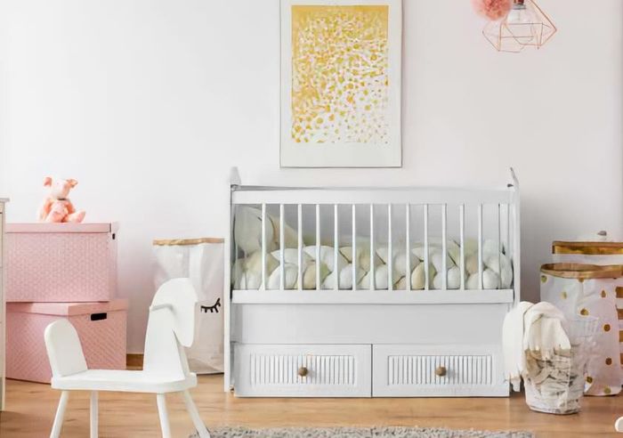 Babybett Weiß Holz Sichere Gitterstäbe Elegante Schubladen Modernes Design