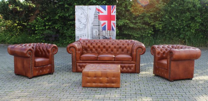 Klassische ChesterfieldSofa Couch Leder Garnitur Sofagarnitur 3+1+1+Hocker