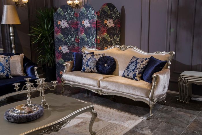Dreisitzer Luxus Sofa 3 Sitzer Sofas Barock Rokoko Stoff Design Couch Möbel Stil