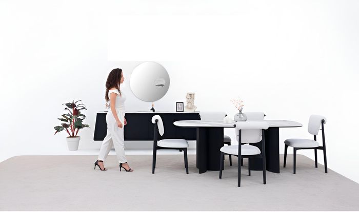 Schwarz-weißes Esszimmer-Set moderner Esstisch Stühle Holzsideboard