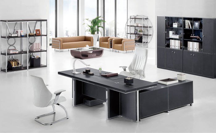 Leder-Couch Chesterfield modern in Schwarz für eleganten Wohnstil