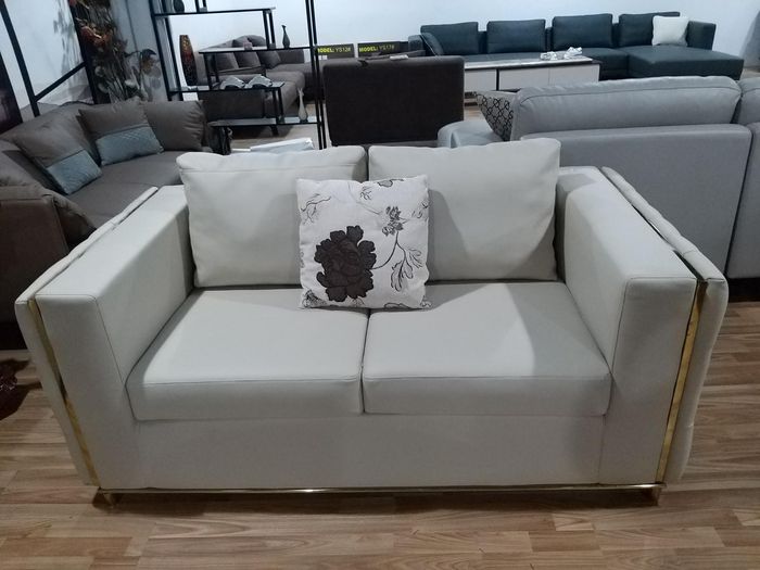 Zweisitzer Design Sofa 2 Sitzer Couch Polster Garnitur Sofas Couchen jvmoebel