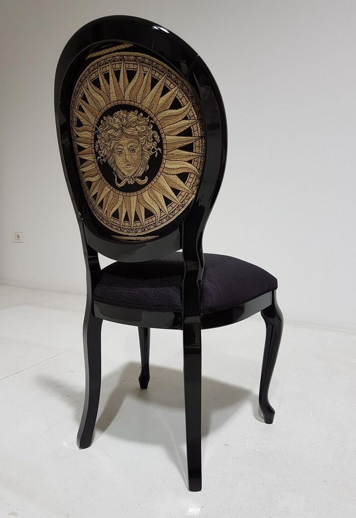 Schwarz Luxus Stuhl Stühle Sessel Gold Esszimmer Designer Holz Modern Lehnstuhl