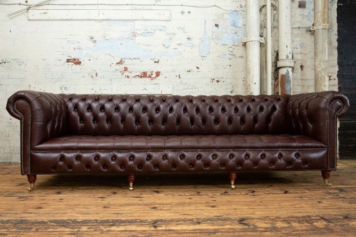 Chesterfield 4 Sitzers Klassische Luxus Barock Rokoko Sofa Couch Sofa Leder Neu