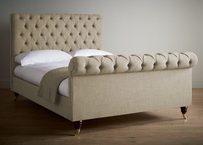 Beige Luxus Samt Textil Bett Doppel Design Chesterfield Klassische Betten Neu