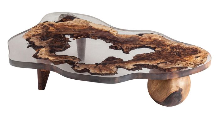 Moderner Couchtisch aus Holz in Braun