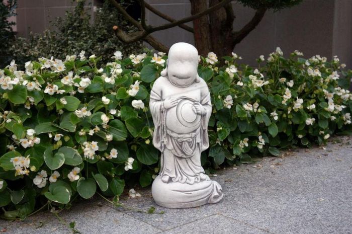 Buddha Skulptur in Steinoptik. Große Skulptur für Garten und Wohnbereich 47cm