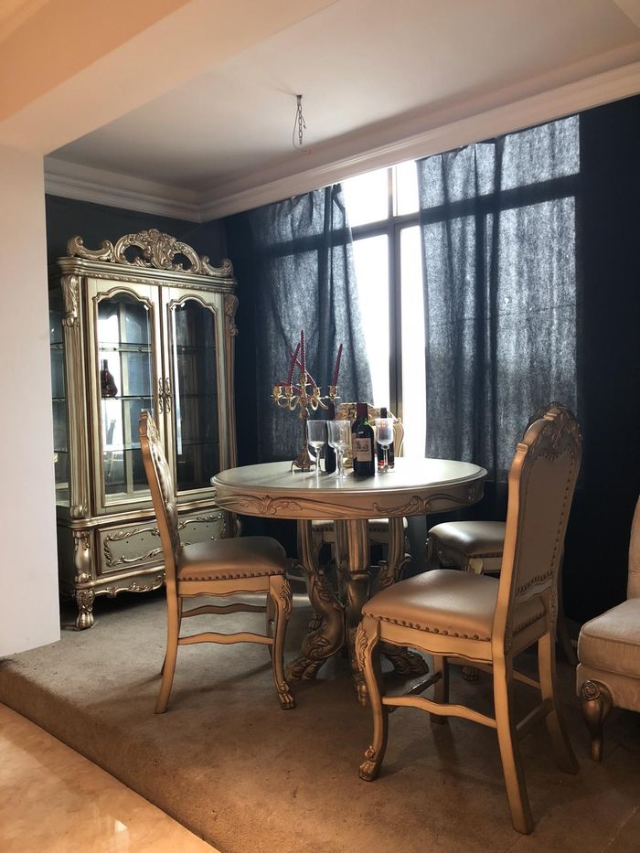 (WRONG CONNECTED)Classic Baroque Rococo Furniture New Round Dining Room Table