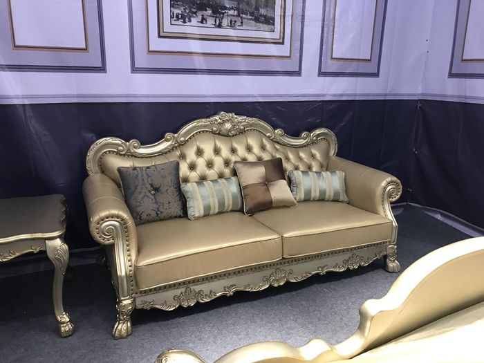 Upholstered Sofas Couches Baroque Style Chesterfield Classic 3 Seater Couch Sofa