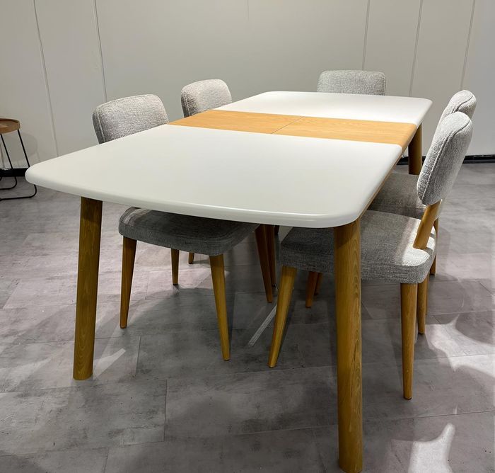 Weißes Esszimmer-Set Moderne Weiße Polsterstühle Edler Esstisch 7tlg