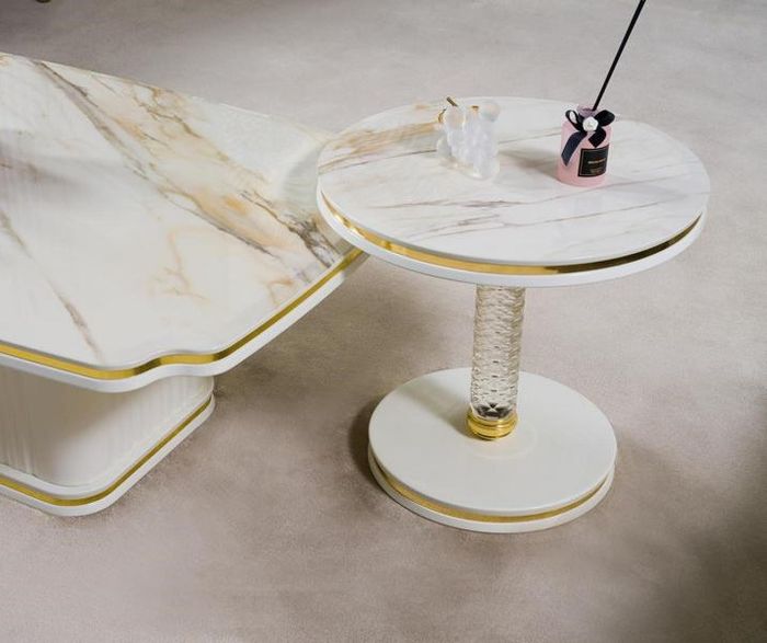 Schöner Couchtisch aus Glas – Für elegante Akzente im Wohnzimmer.