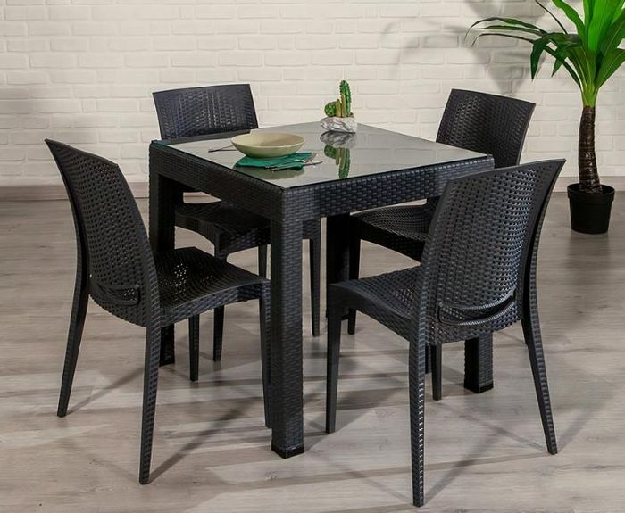 Schwarzes Gartenmöbel Set Designer Rattan Stühle Edler Glastisch