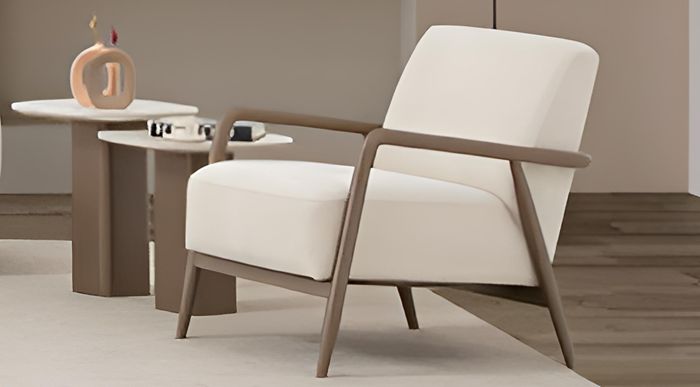 Weißes Wohnzimmer-Set – Bequemer Sessel und Runde Beistelltische für Ihr Zuhause