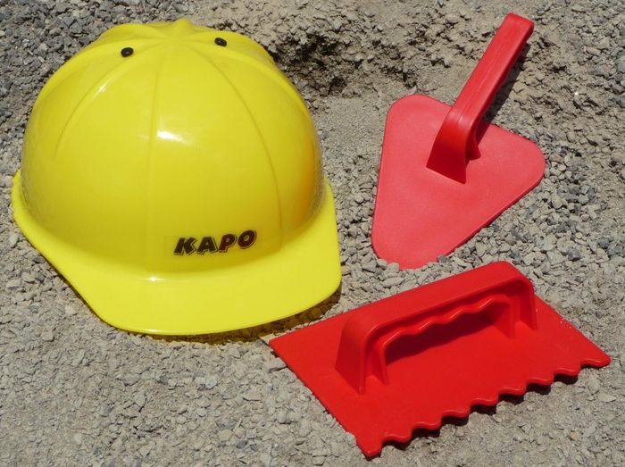 SANDKASTENSPIELZEUG mit Kinder Bauhelm 3-teilig