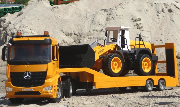 2-STÜCK RC TIEFLADER LKW Mercedes + GELENK-RADLADER "Ferngesteuert"