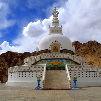 shanti stupa leh