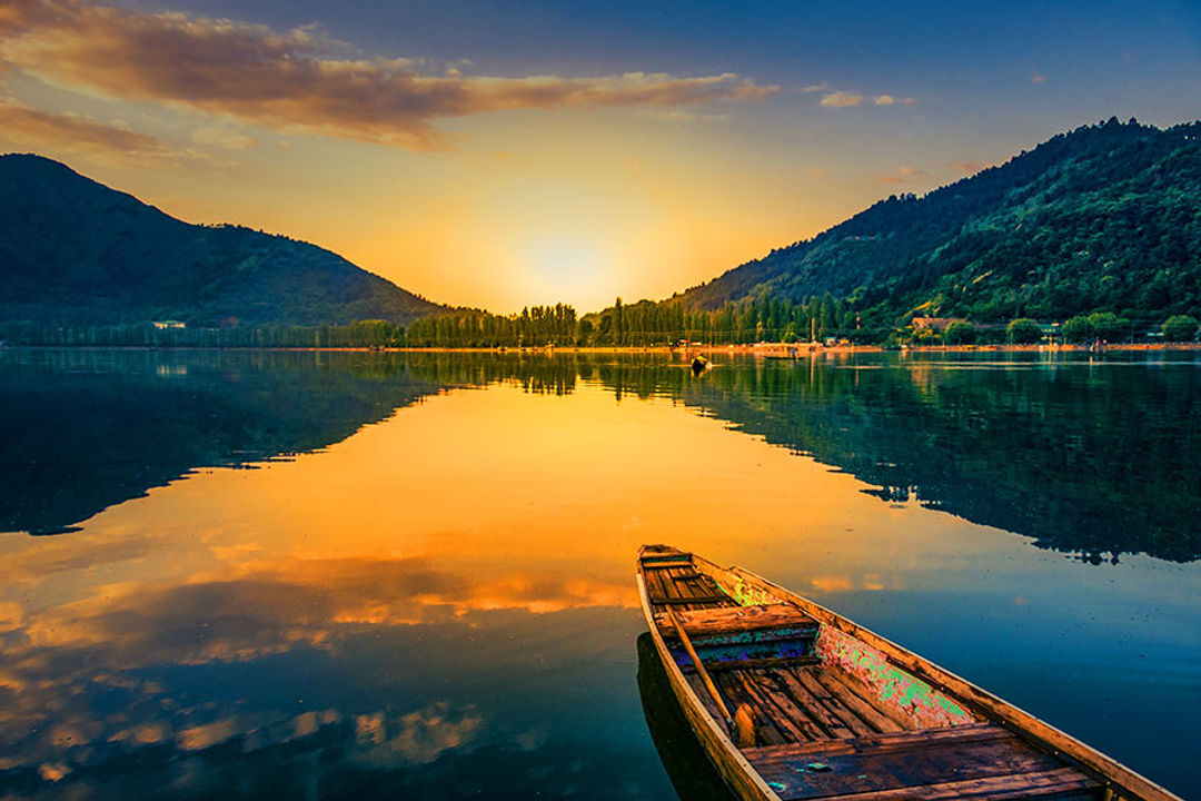 dal lake srinagar Jammu an Kashmir