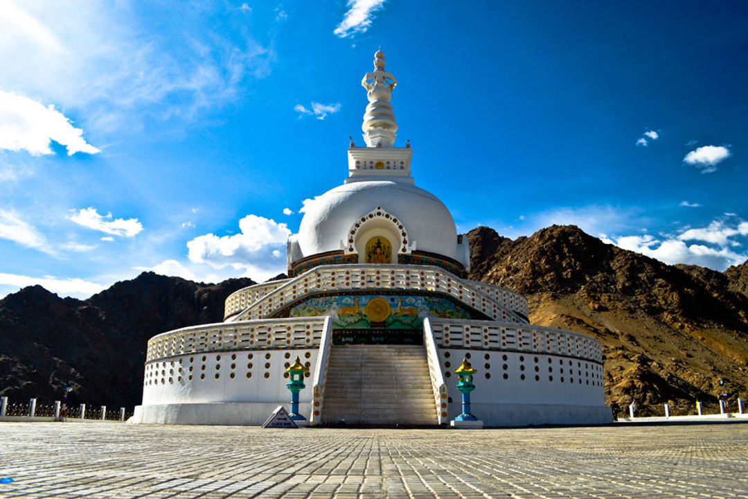 Shanti Stupa leh