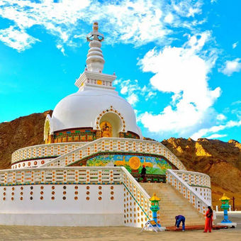 shanti stupa