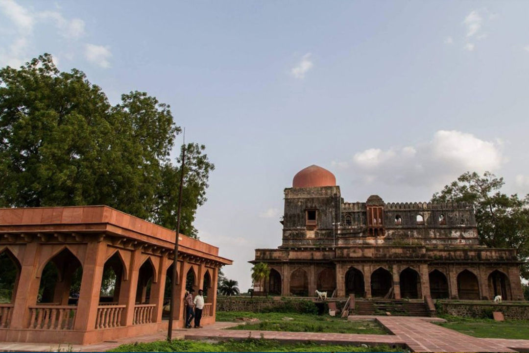 Kaliadeh Palace