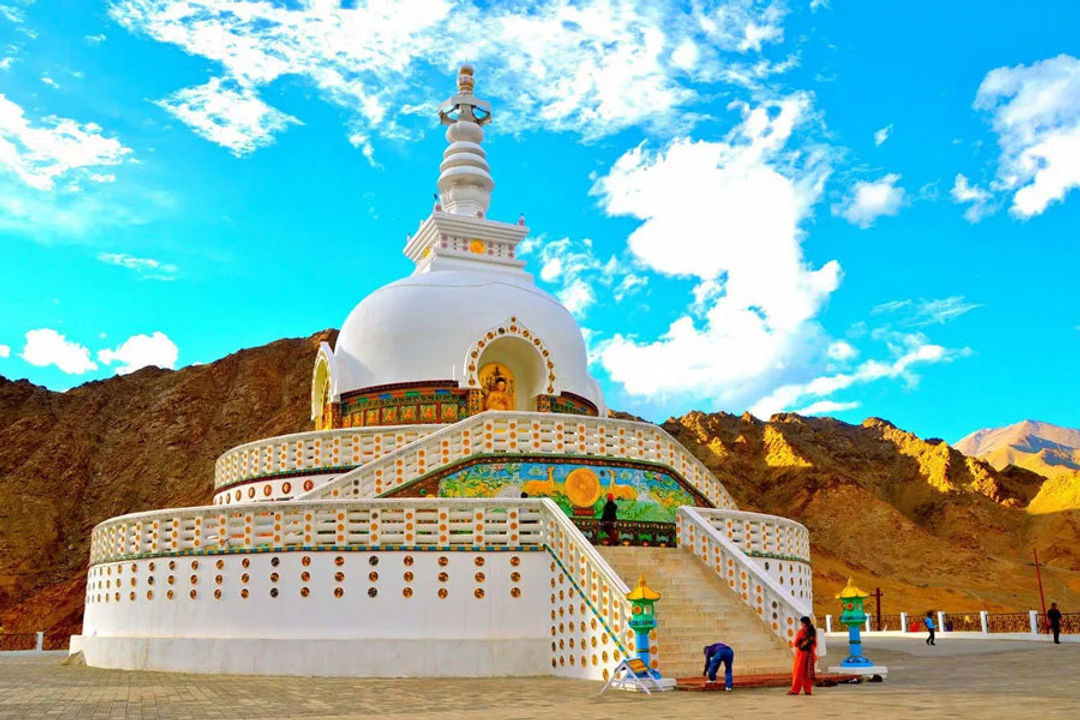 shanti stupa