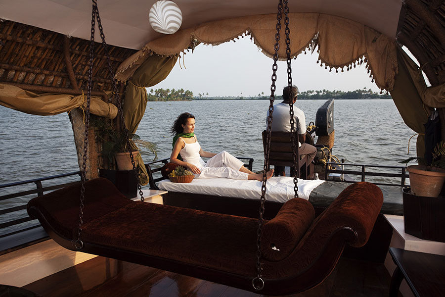houseboat tour in the backwaters