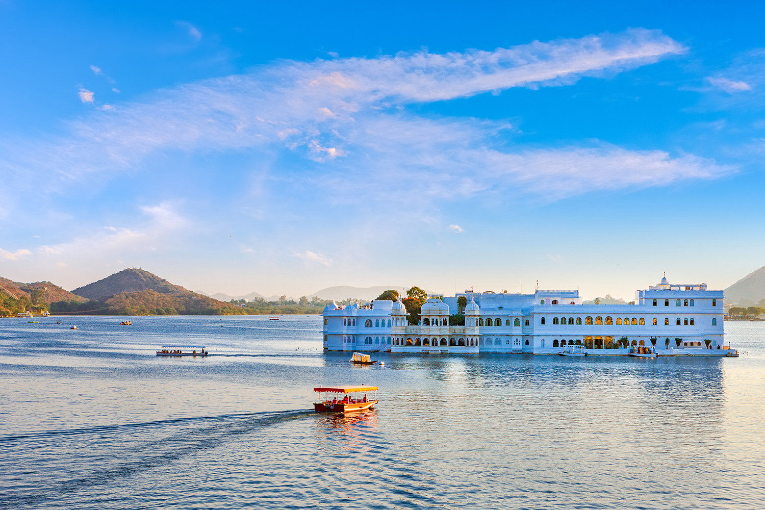 Taj Lake Palace on lake Pichola