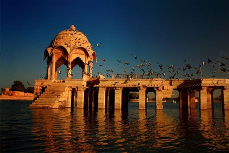Gadisar lake