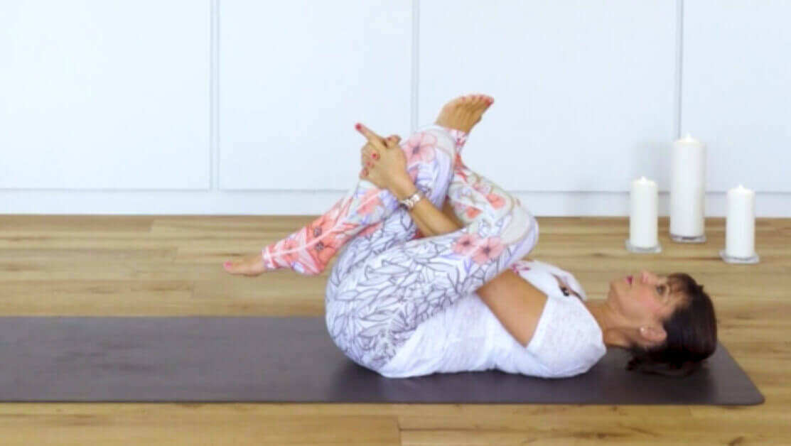 Yoga Video Aktivierung der Mondenergie für einen erholsamen Schlaf