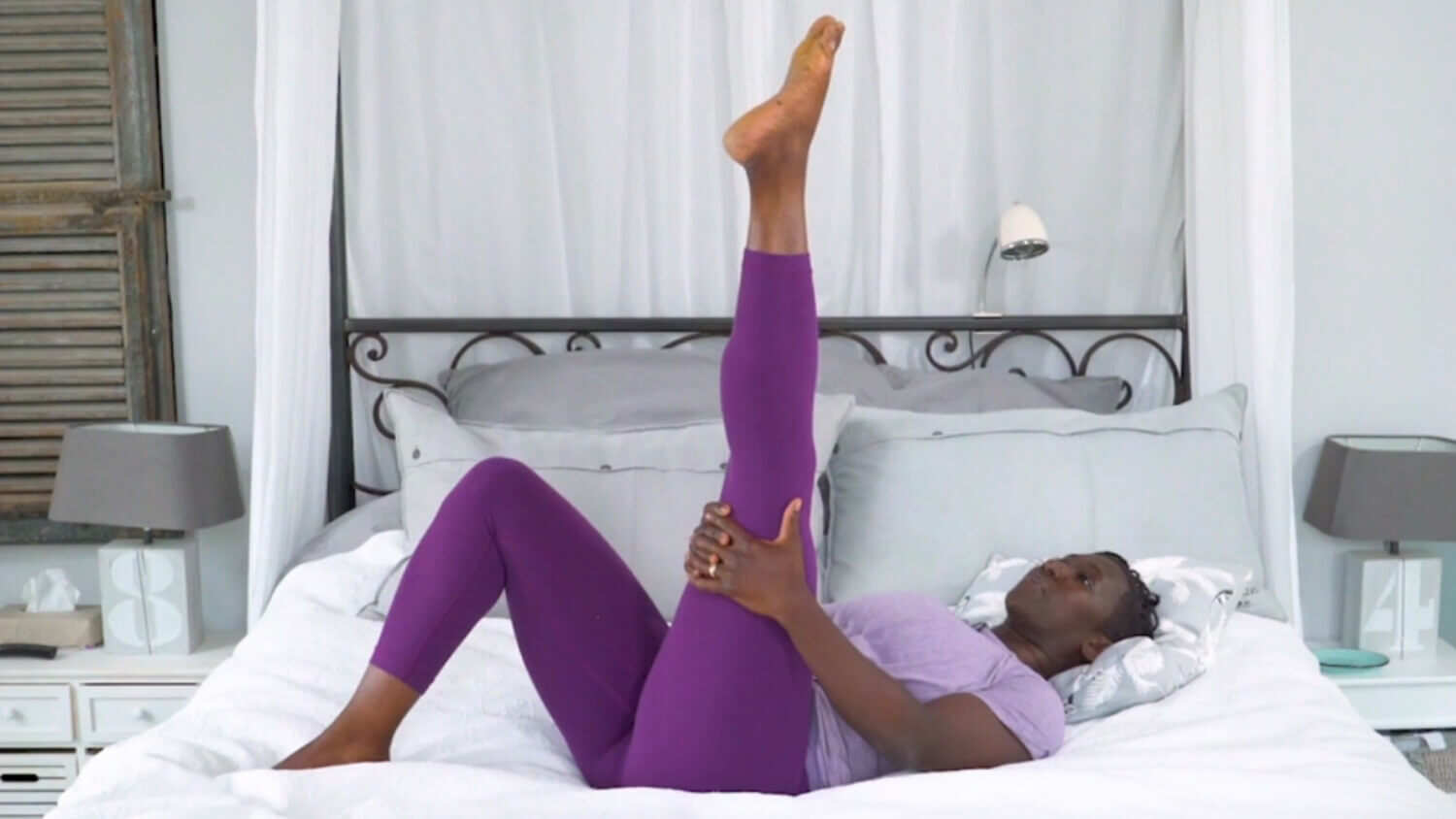 Yoga Video Tutorial: Liegende Übungen gegen Thrombose nach der Geburt