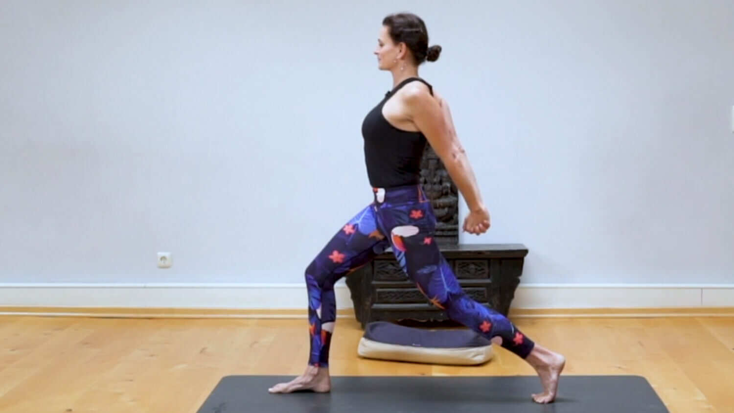 Yoga Video Weite im Herzraum und Kraft im oberen Rücken: Postnatal Yoga