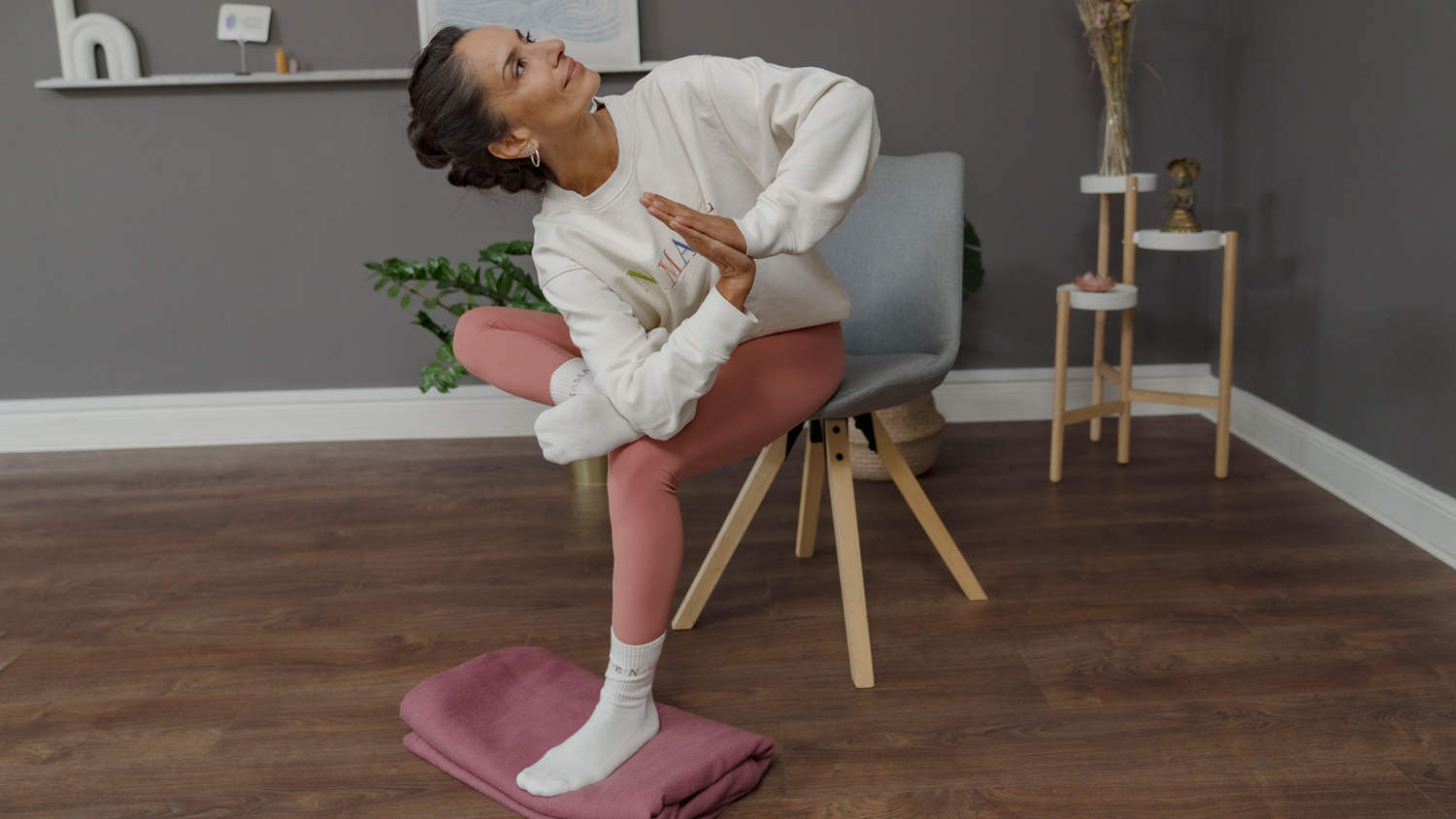 Nina Heitmann Yoga auf dem Stuhl