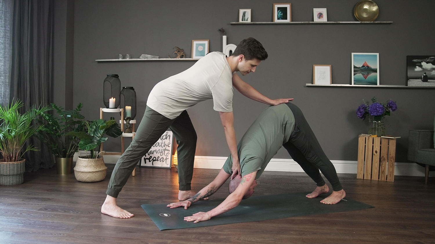 Yoga Video Tutorial: Vom Kind zum Hund