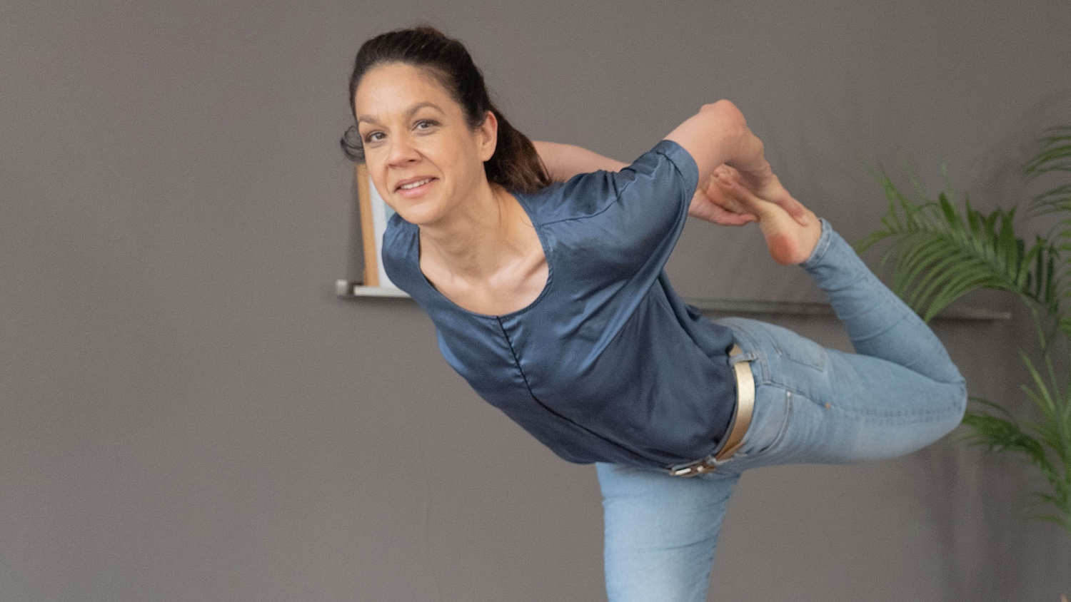 Nadeen Mirza Yoga am Arbeitsplatz - Ausgleich für Körper und Geist