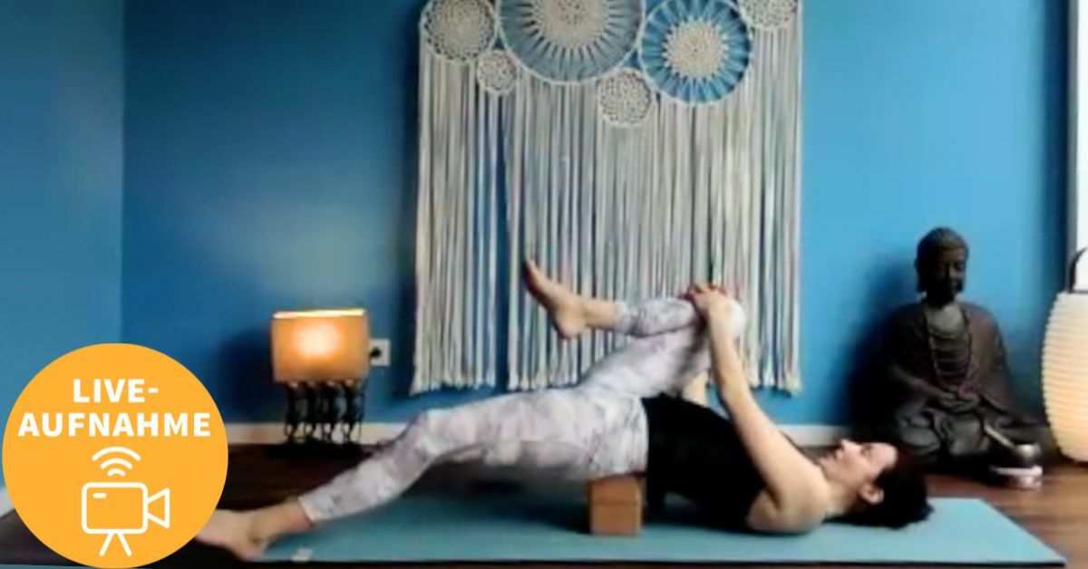 Isabel Djukanovic Yoga mit Block