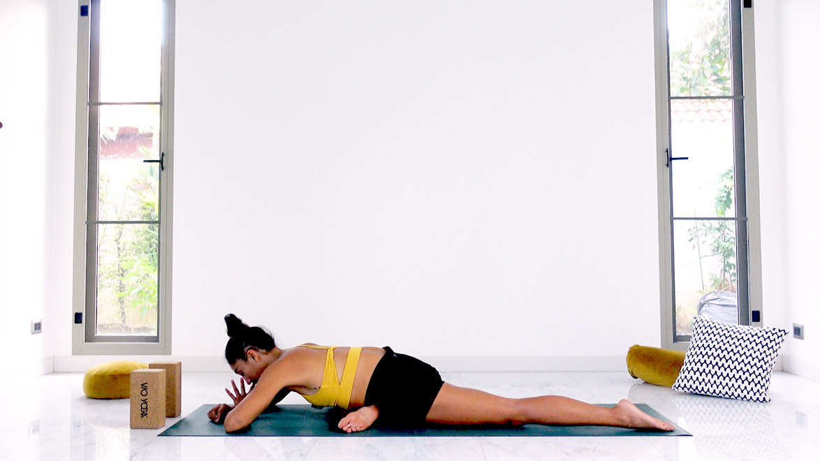 Yoga Video Flow to happy hips