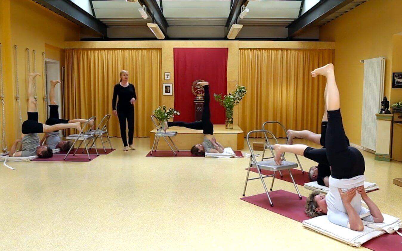 Yoga Video Iyengar Yoga Aufbaukurs Teil 1: Die Sinne schärfen