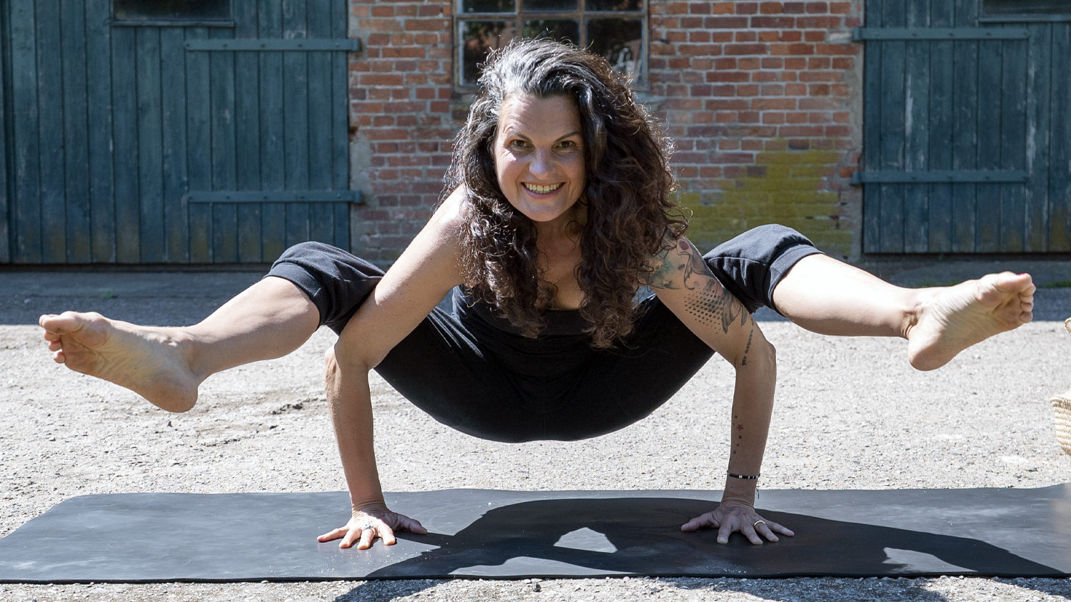 Asana des Monats: Wild Thing – Camatkarasana