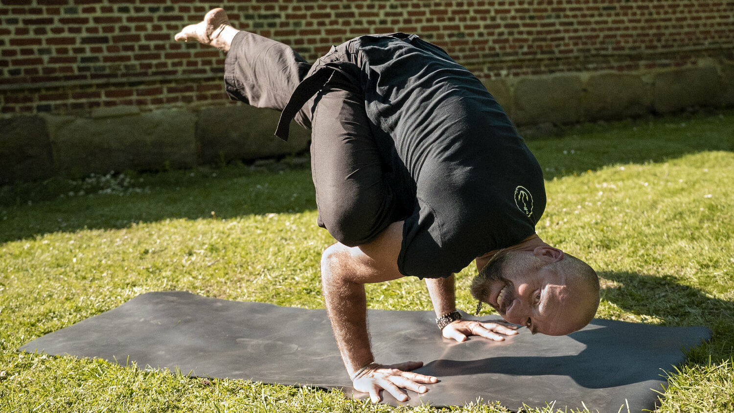 Valentin Alex Twist and Fly Yoga