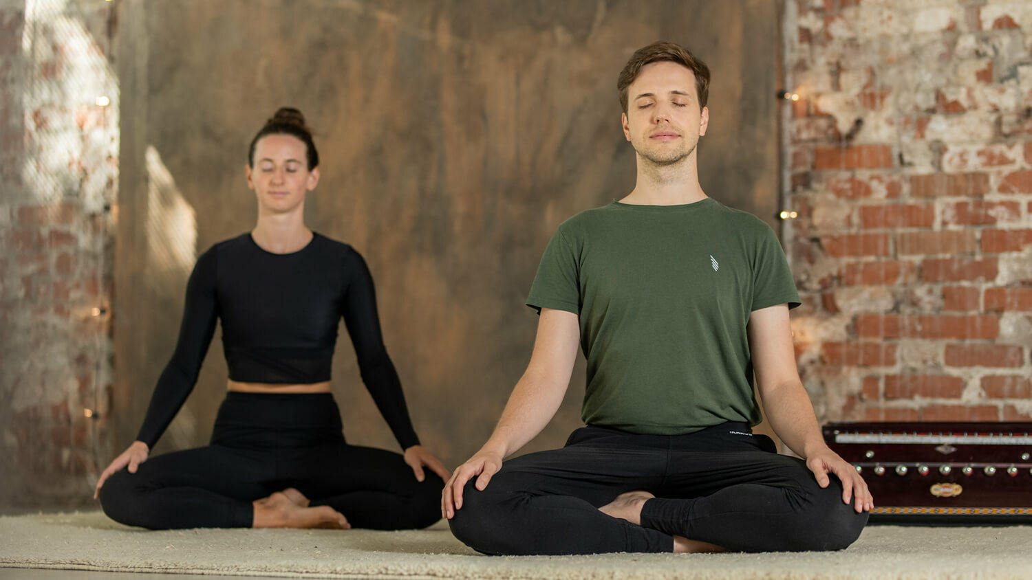 Moritz Ulrich: Jivamukti Segensmeditation bei YogaEasy