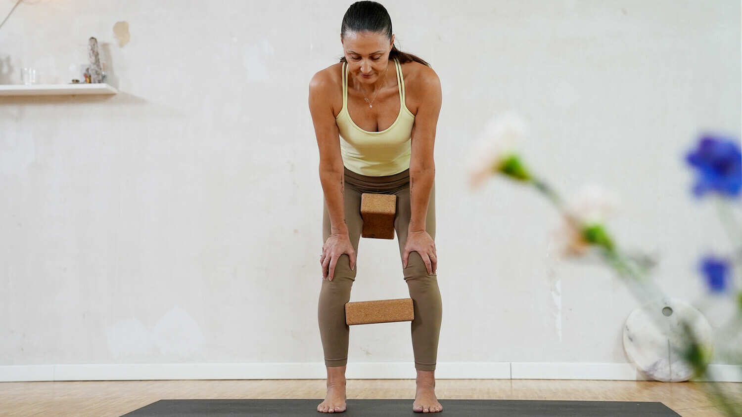 Barbra Noh Anusara alingnment Stabile Beine, freier Rücken – Shins in thighs out