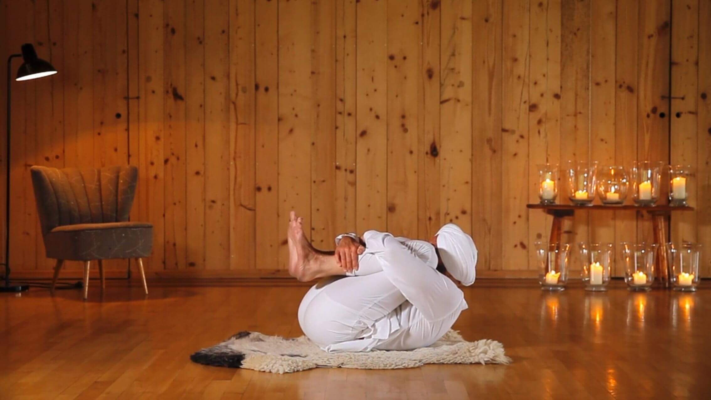 Yoga Video Kundalini Anfängerkurs: Stärke deine Aura