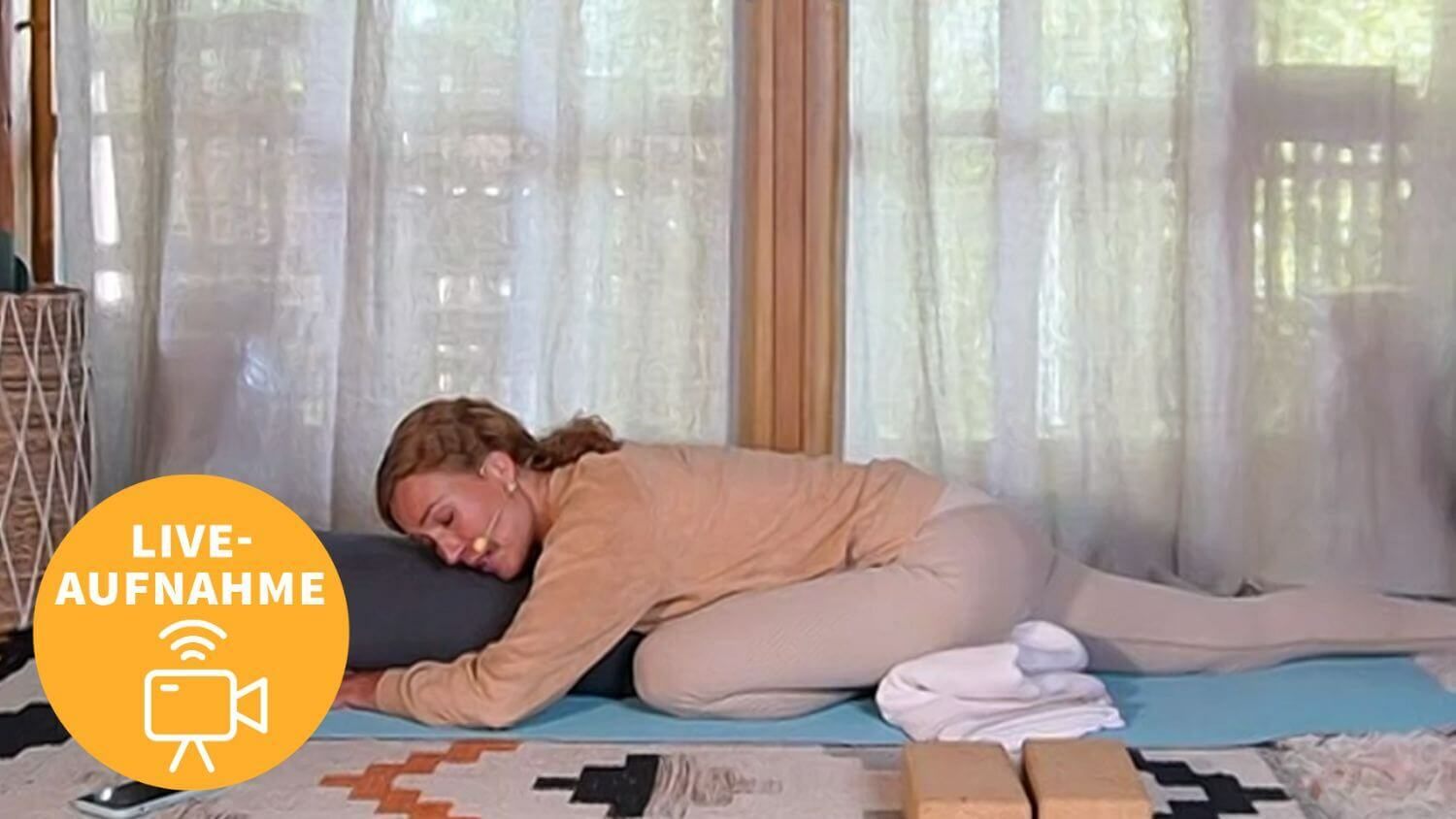 2023-07-30-Ranja-Weis-Yin-Yoga-Fuesse-Beine-Huefte