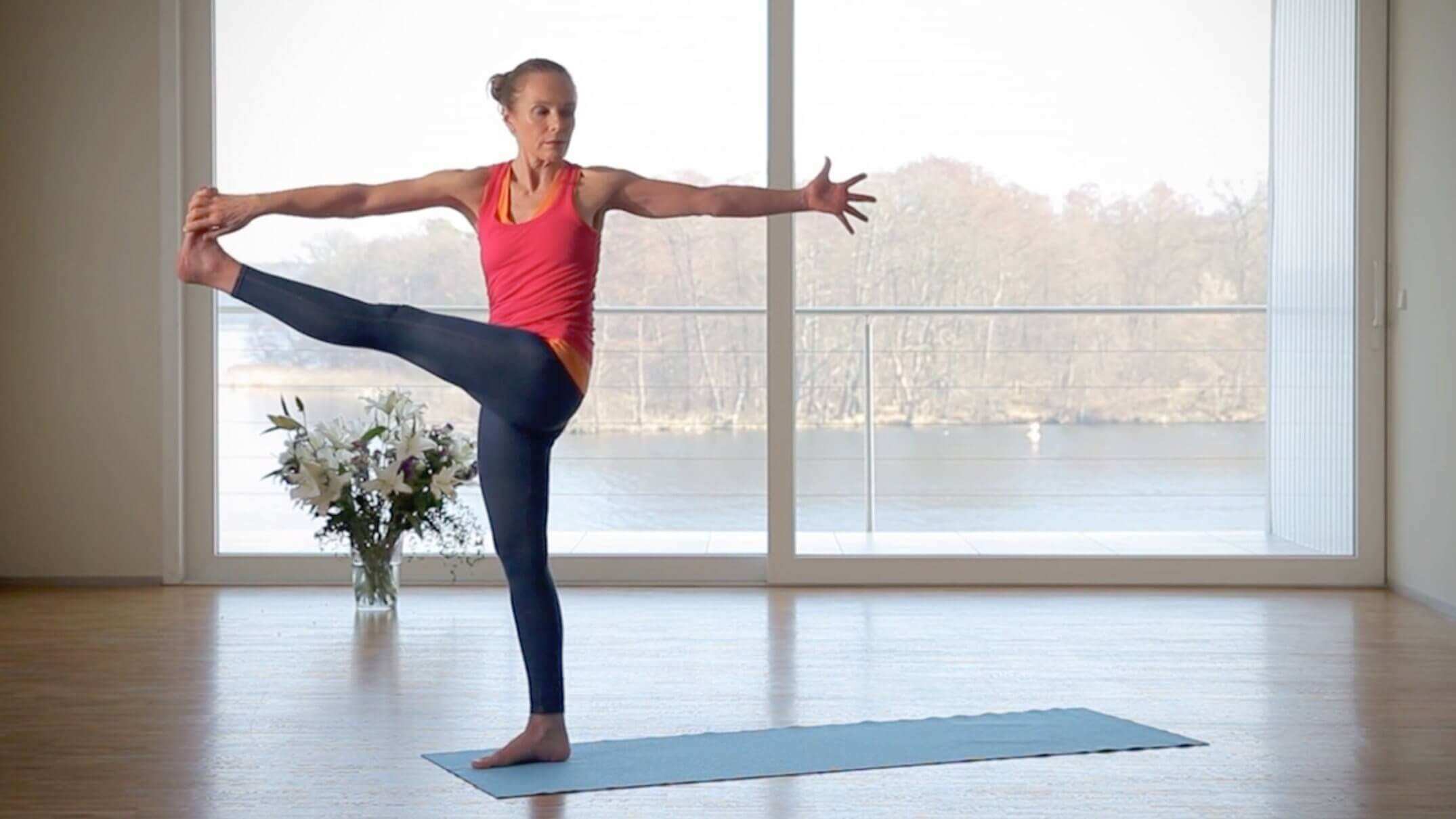 Yoga Video Für mehr Balance: Weniger wollen, mehr bekommen